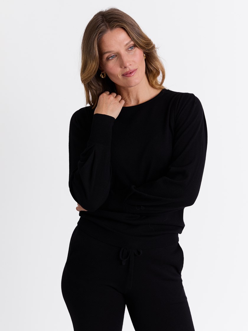 7513972 ID2 7513972_ID2-MARIEPHILIPPE-W25-Modell-Front_chn=match_2683_Olea genser ID2.jpg_Front||Front