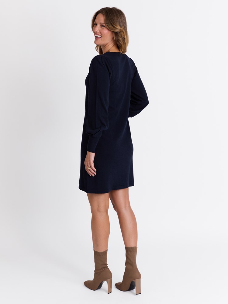 Olea kjole 7513973_EM6-MARIEPHILIPPE-W25-Modell-Back_chn=match_921_Olea kjole EM6_Olea kjole EM6 7513973.jpg_Back||Back