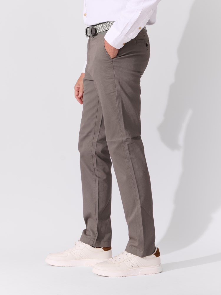 Christer chinos 7514020_GMR-REDFORD-S26-Modell-Front_chn=match_5171_Christer chinos GMR.jpg_Front