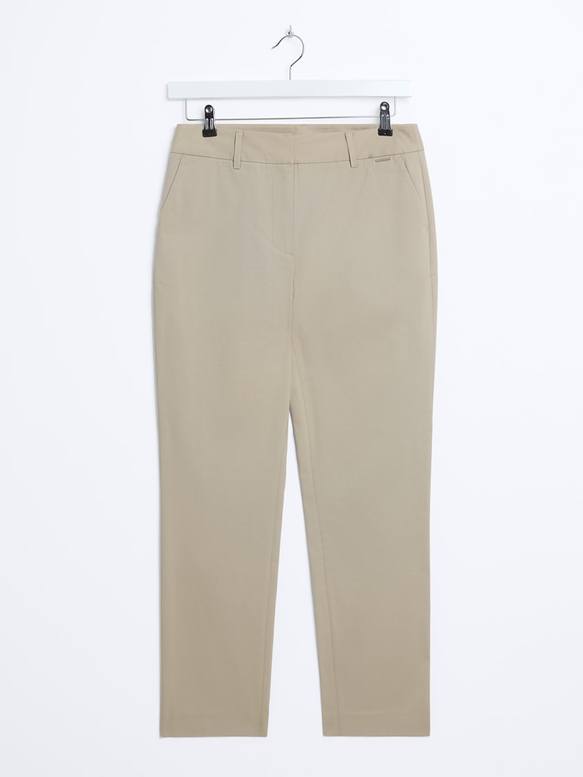 7514098 I4Y 7514098_I4Y-JEANPAUL-S26-Front_3781_Caroline chino_Caroline chino I4Y_Caroline chino I4Y 7514098.jpg_Front||Front