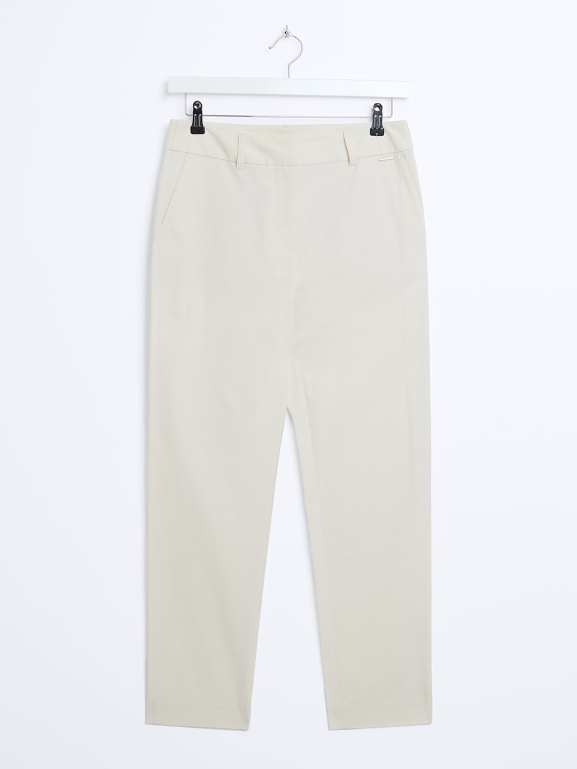 7514098 O79 7514098_O79-JEANPAUL-S26-Front_6892_Caroline chino_Caroline chino O79.jpg_Front||Front