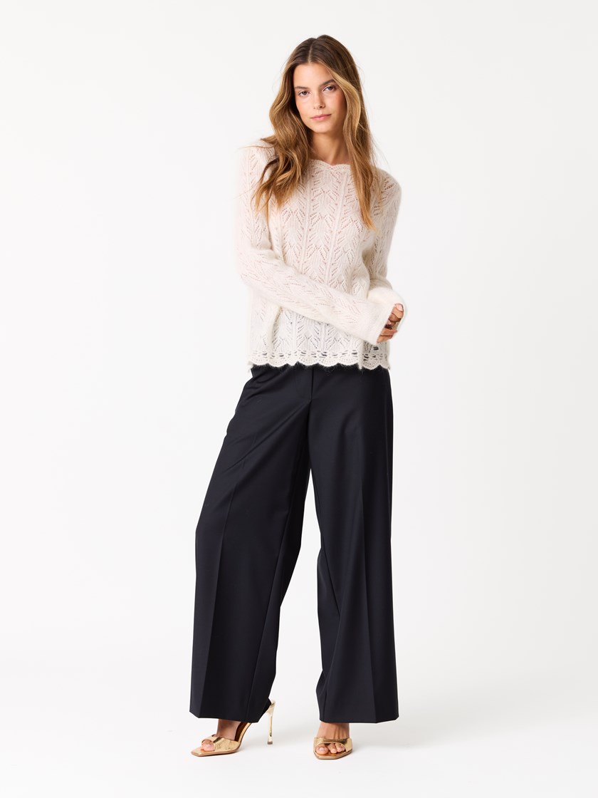 7514261 O79 7514261_O79-JEANPAUL-W25-Modell-Front_1318_Lina genser O79.jpg_