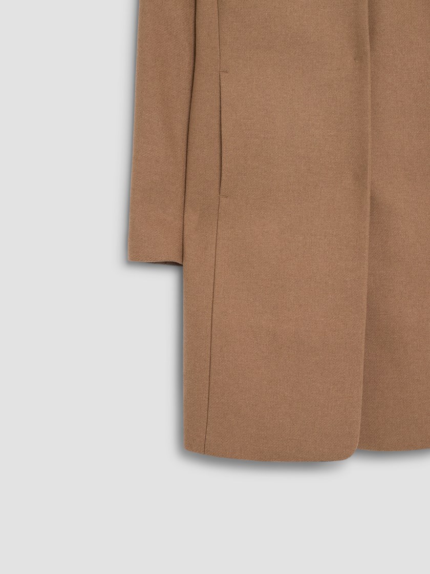 7514388 AEY 7514388_AEY-MARIEPHILIPPE-S26-Front_3270_Mari kåpe i ullblanding AEY_Mari kåpe i ullblanding AEY 7514388.jpg_