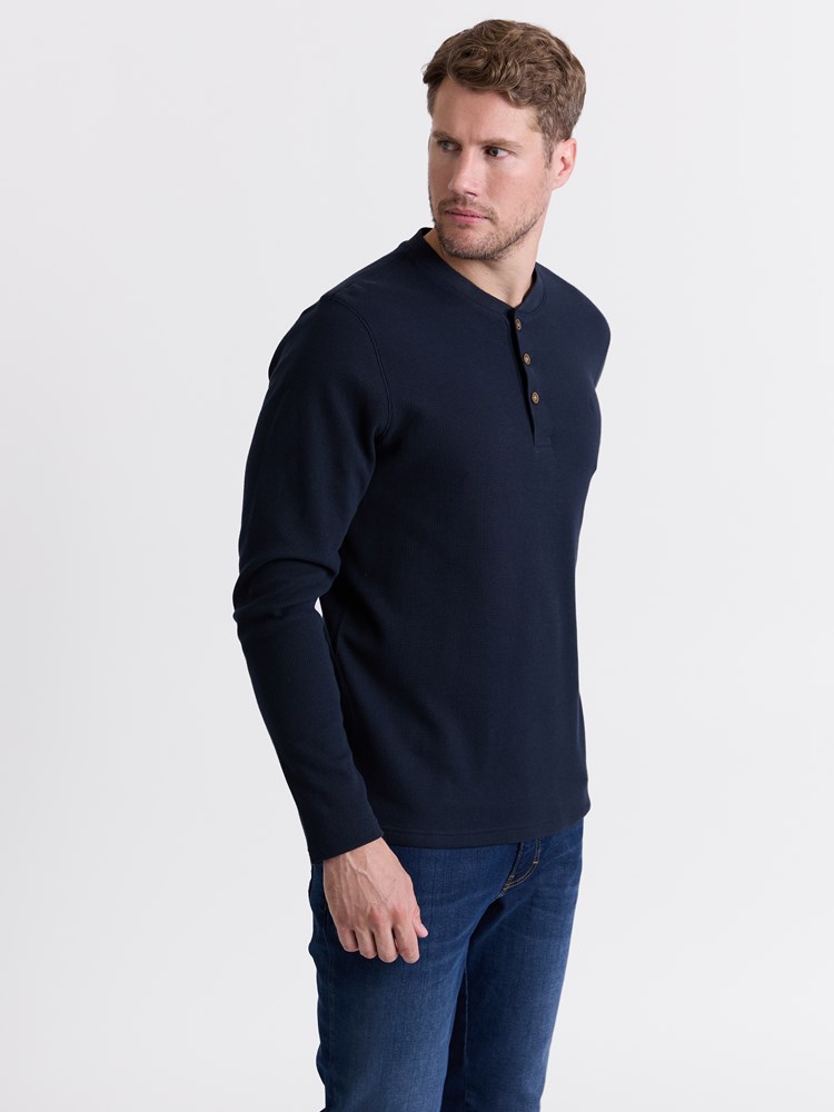 Watson bestefarstrøye 7514393_EMW-REDFORD-W25-Modell-Front_chn=match_2033_Watson bestefarstrøye EMW 7514393.jpg_Front