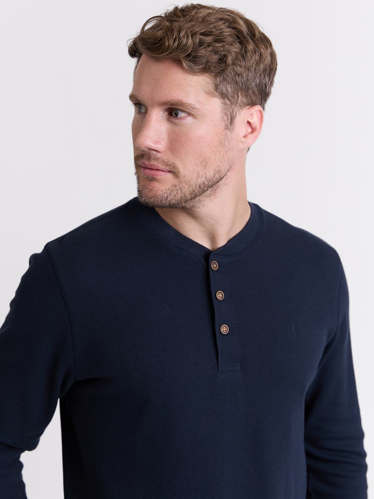 Watson bestefarstrøye 7514393_EMW-REDFORD-W25-Modell-Front_chn=match_2239_Watson bestefarstrøye EMW 7514393.jpg_Front