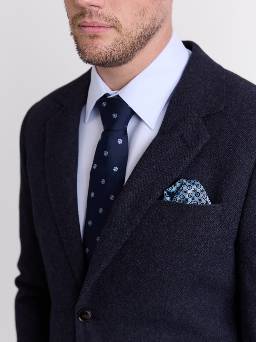 7514436 ECJ 7514436_ECJ-MARIOCONTI-W25-Modell-Front_chn=match_850.jpg_Front||Front