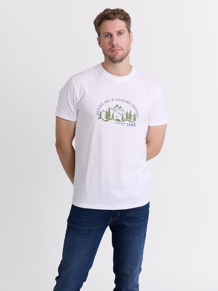 Resort t-skjorte 7514440_OAA-REDFORD-W25-Modell-Front_chn=match_6864.jpg_Front
