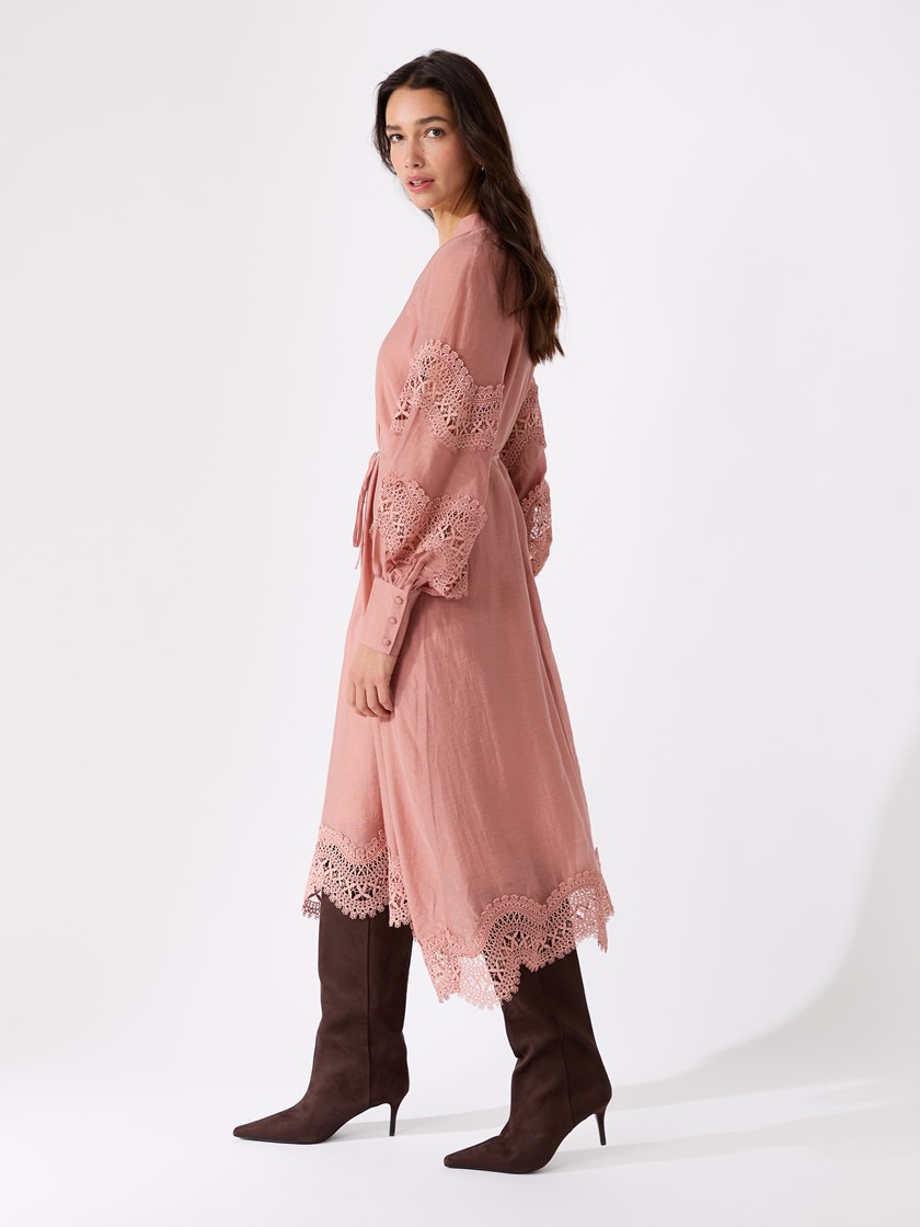 7514522 MNA 7514522_MNA 19_Ella kjole MNA.jpg_