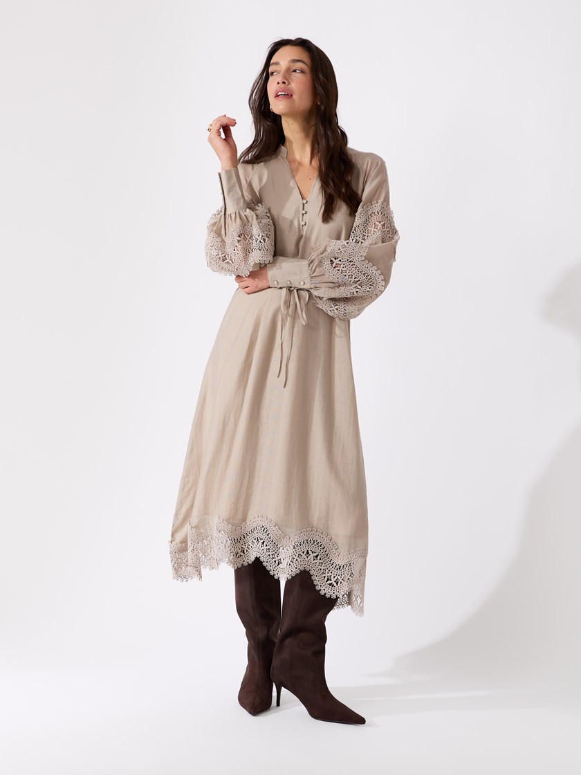 7514522 I5C 7514522_MNA 32_I5C_Ella kjole I5C.jpg_