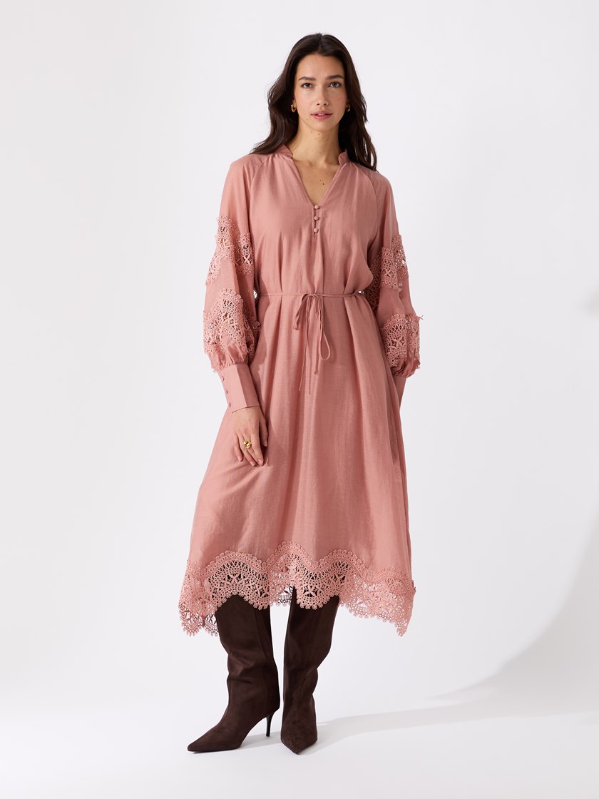 7514522 MNA 7514522_MNA 4_Ella kjole MNA.jpg_