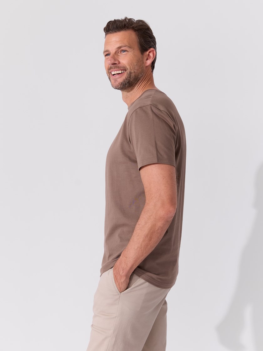 7514628 AES 7514628_AES-REDFORD-S26-Modell-Front_chn=match_7144_Joe t-skjorte AES.jpg_Front||Front