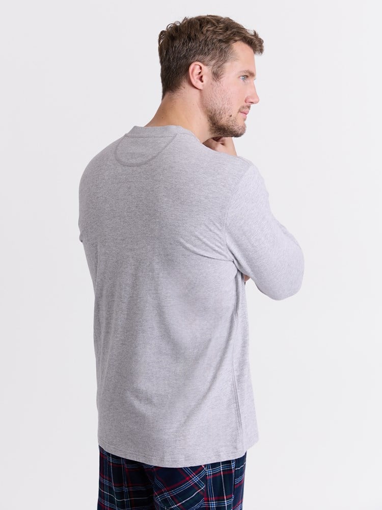 Fields bestefarstrøye 7514794_IEY-REDFORD-W25-Modell-Front_chn=match_2305_Fields bestefarstrøye IEY_Fields bestefarstrøye IEY 7514794.jpg_Front