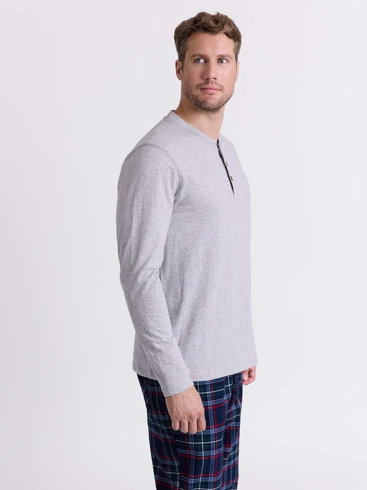 Fields bestefarstrøye 7514794_IEY-REDFORD-W25-Modell-Front_chn=match_2597_Fields bestefarstrøye IEY_Fields bestefarstrøye IEY 7514794.jpg_Front