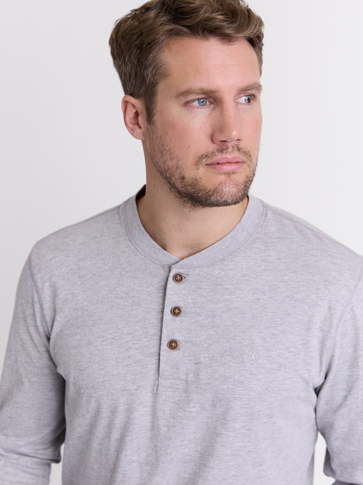 Fields bestefarstrøye 7514794_IEY-REDFORD-W25-Modell-Front_chn=match_4344_Fields bestefarstrøye IEY_Fields bestefarstrøye IEY 7514794.jpg_Front