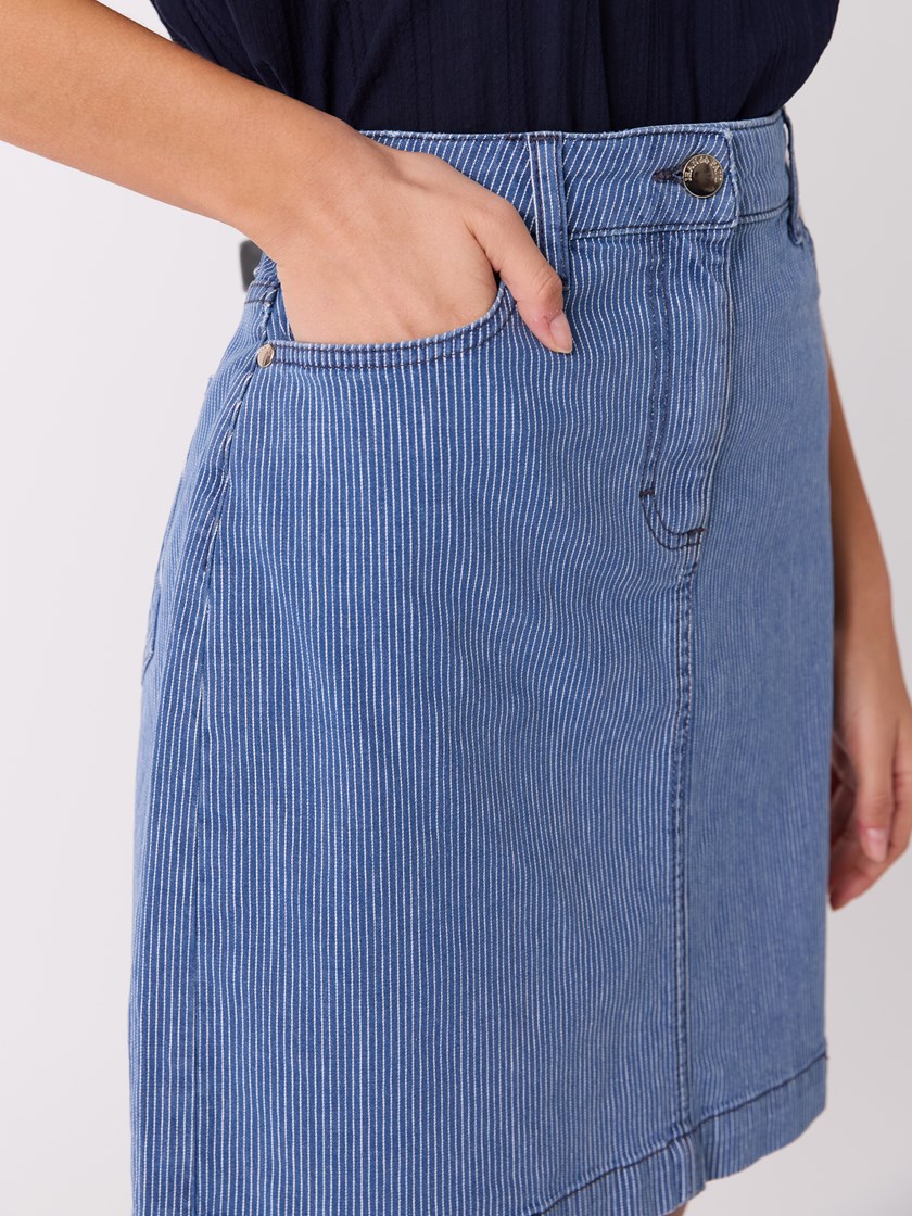 7514810 DAC 7514810_DAC_Jean Paul_Patty Stripet Denim Skjørt_H26 (2).jpg_