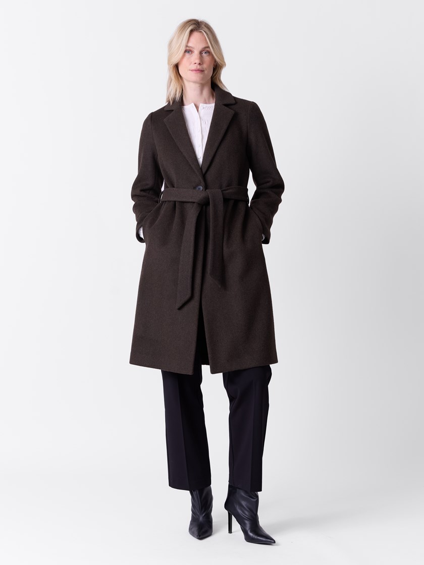7514957 AIN 7514957_AIN-VAVITE-NOS-Modell-Front_chn=match_61_Norah kåpe AIN.jpg_Front||Front