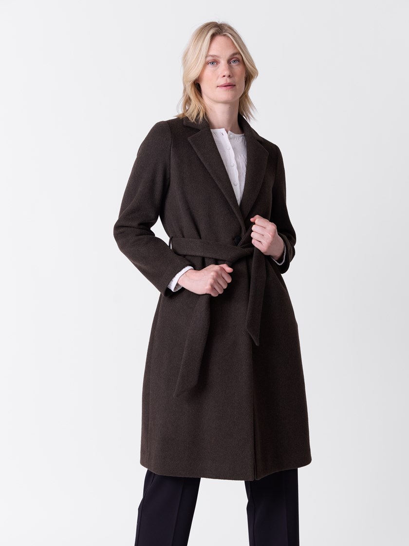 7514957 AIN 7514957_AIN-VAVITE-NOS-Modell-Front_chn=match_7958_Norah kåpe AIN.jpg_Front||Front
