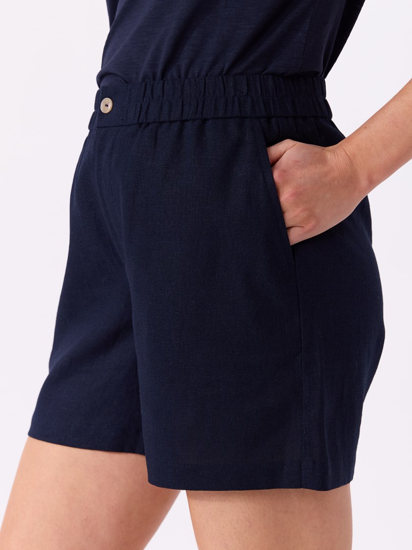 7514991 EGS 7514991_EGS-VAVITE-H26-Modell-Left_chn=match_1459_Mary shorts EGS.jpg_Left||Left