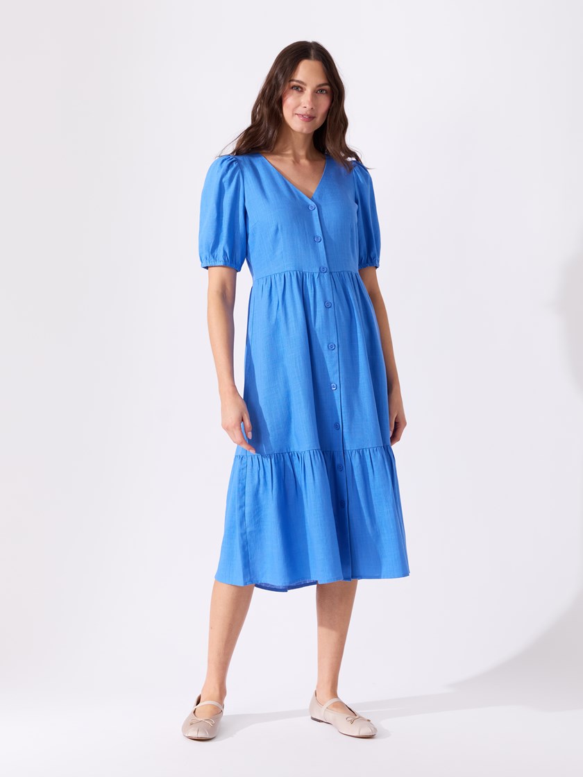 7515000 EEO 7515000_EEO-VAVITE-H26-Modell-Front_chn=match_9117_Louise lang kjole EEO.jpg_Front||Front