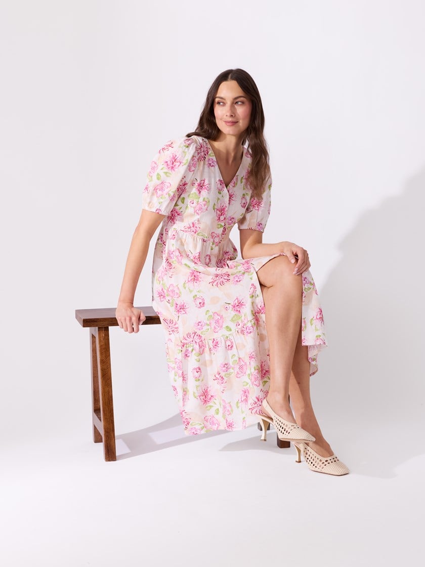 7515000 O79 7515000_O79-VAVITE-H26-Modell-Front_chn=match_1630_Louise lang kjole O79.jpg_Front||Front