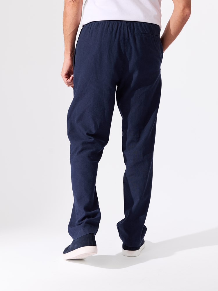 Mike bukse 7515145_EM1-REDFORD-H26-Modell-Front_chn=match_1430.jpg_Front||Front