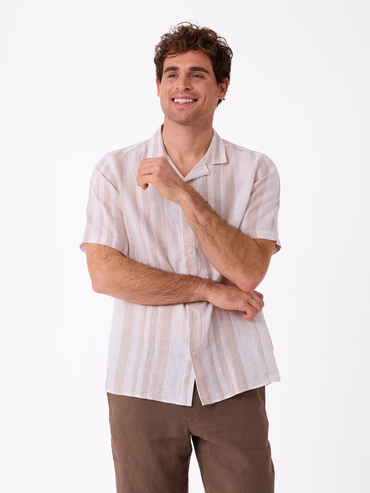 Aldo stripete linskjorte 7515195_APX-MARIOCONTI-H26-Modell-Front_chn=match_9957_Aldo stripete linskjorte APX.jpg_Front||Front