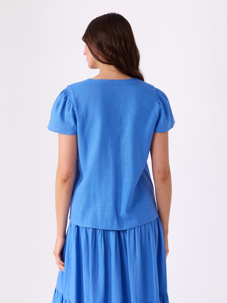 Louise bluse 7515233_EEO-VAVITE-H26-Modell-Back_chn=match_3204_Louise bluse EEO.jpg_Back