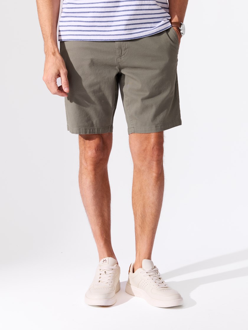 7515243 R81 7515243_R81-REDFORD-H26-Modell-Front_chn=match_1198_Kriss shorts R81.jpg_Front||Front