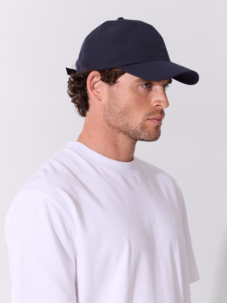 Leandro caps 7515250_C27-MarioConti-S26-modell-front_Leandro caps C27.jpg_Front||Front