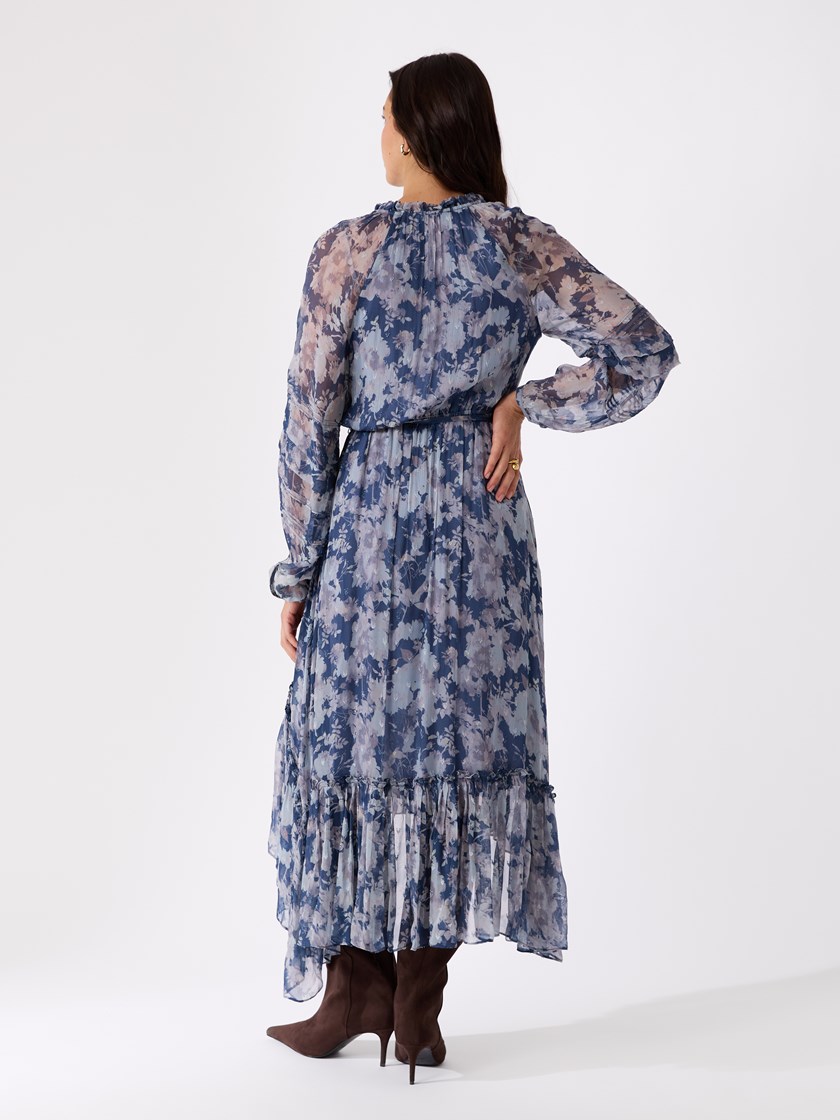 7515280 T23 7515280_T2311 17_Andrea kjole T23.jpg_