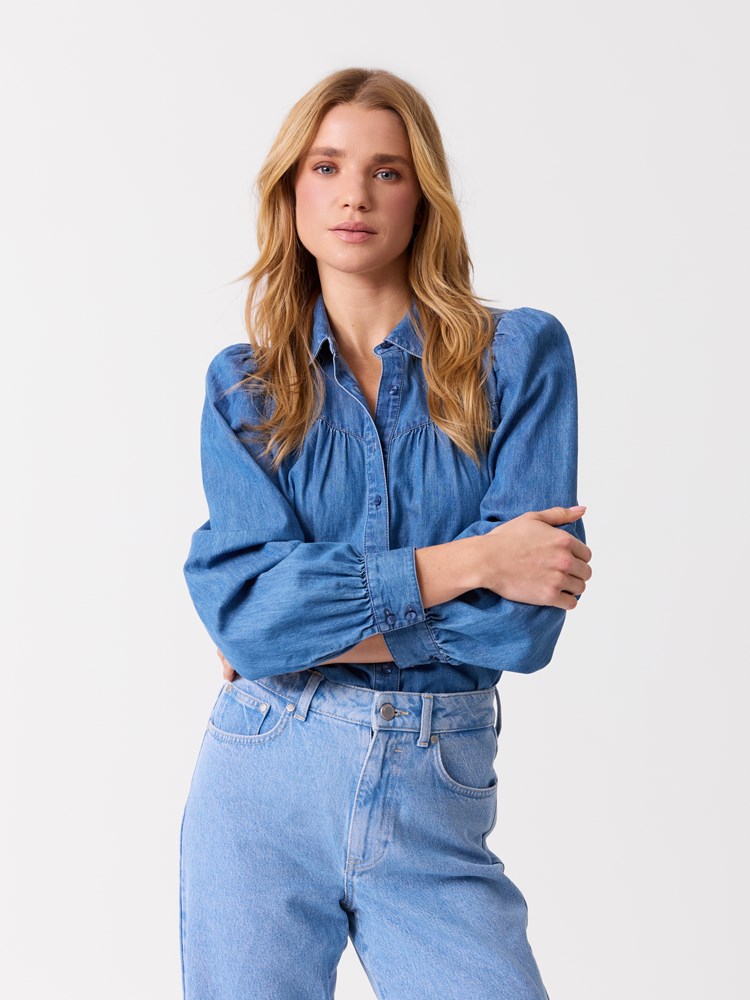 Anna bluse 7515351_ECL-JEANPAUL-S26-Modell-Front (6)_Anna bluse ECL_Anna bluse ECL 7515351.jpg_