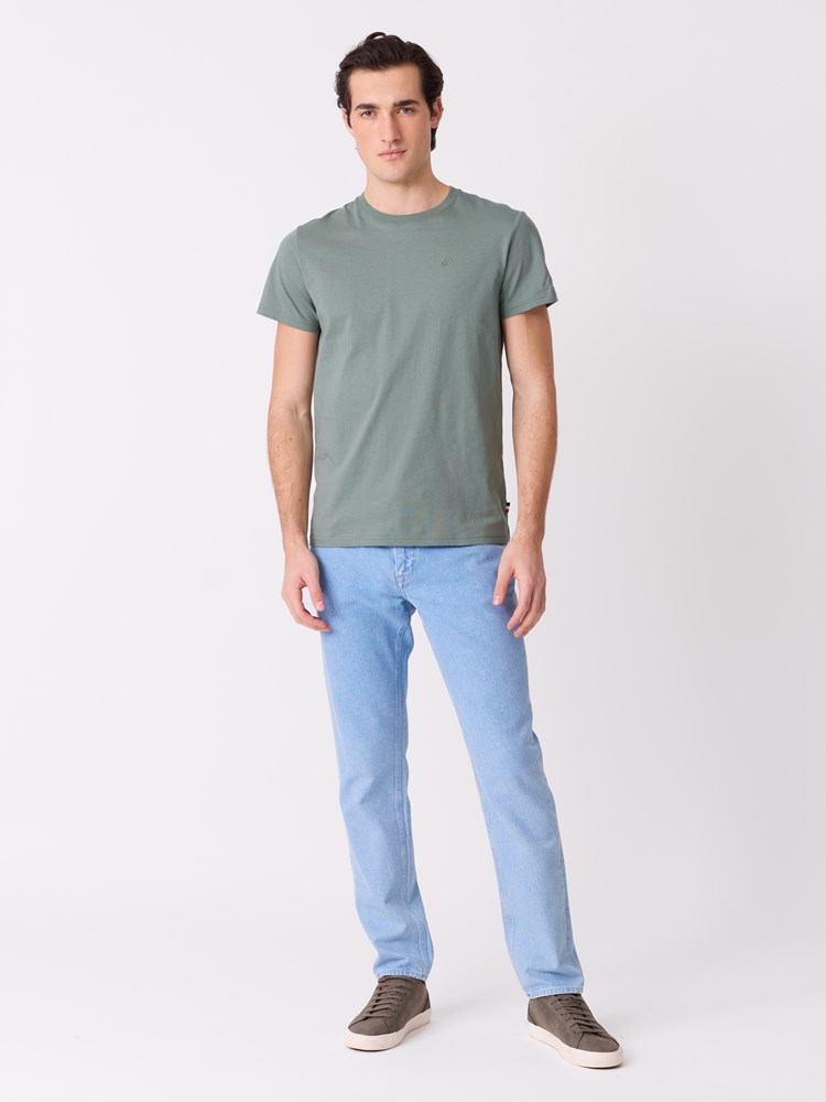 Eliot t-skjorte 7515379_I6U-JEANPAUL-S26-Modell-Front_7373_Eliot t-skjorte I6U.jpg_Front