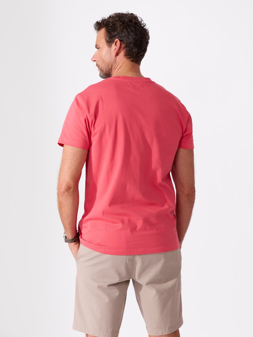 7515390 MQN 7515390_MQN-REDFORD-H26-Modell-Front_chn=match_900_Joe t-skjorte MQN.jpg_Front||Front