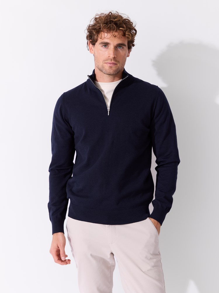 Ricardo zip genser 7515411_EN9-MARIOCONTI-S26-Modell-Front_chn=match_4631_Ricardo zip genser EN9_Ricardo zip genser EN9 7515411.jpg_Front||Front