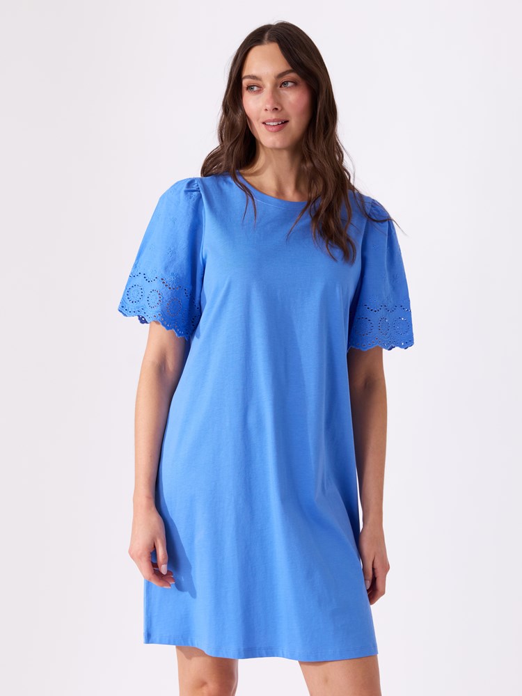 Nina kjole 7515516_EEO-VAVITE-H26-details_chn=match_3265_Nina kjole EEO.jpg_