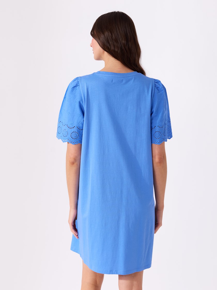 7515516 EEO 7515516_EEO-VAVITE-H26-Modell-Back_chn=match_1241_Nina kjole EEO.jpg_Back||Back