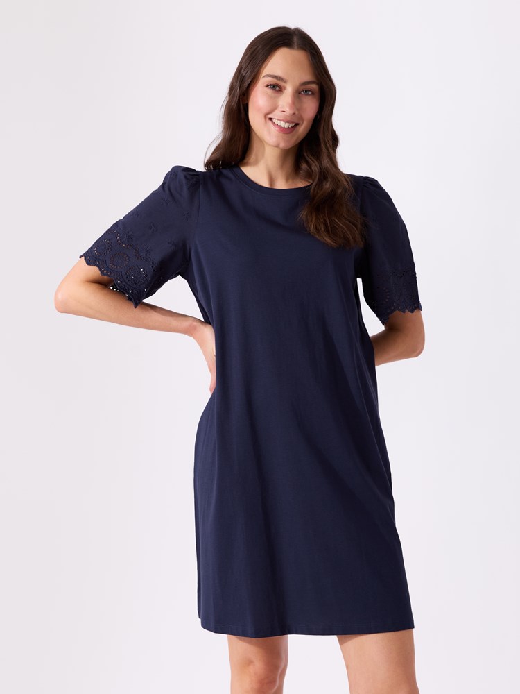 Nina kjole 7515516_EGS-VAVITE-H26-details_chn=match_7966_Nina kjole EGS.jpg_