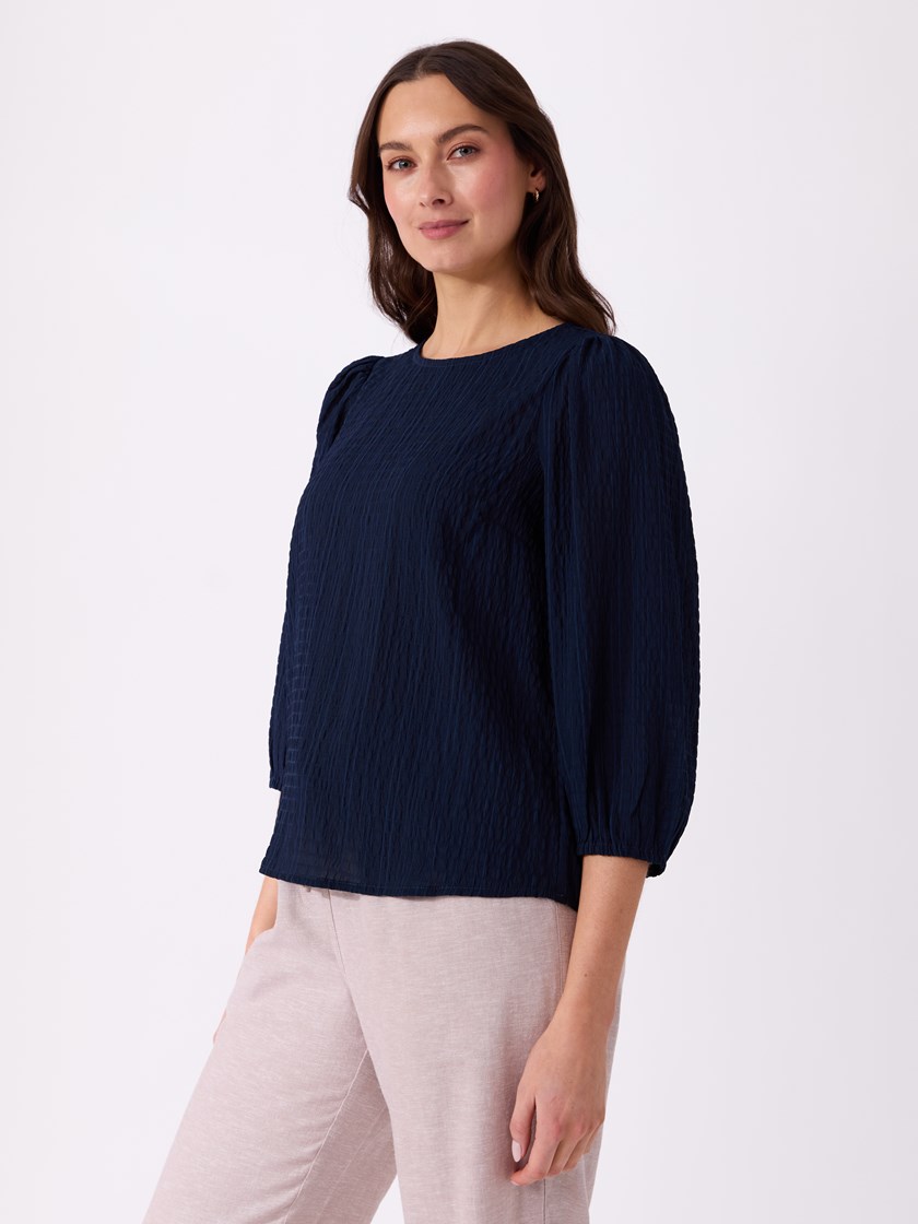 7515519 EGS 7515519_EGS-VAVITE-H26-Modell-Left_chn=match_709_Leona bluse EGS.jpg_Left||Left