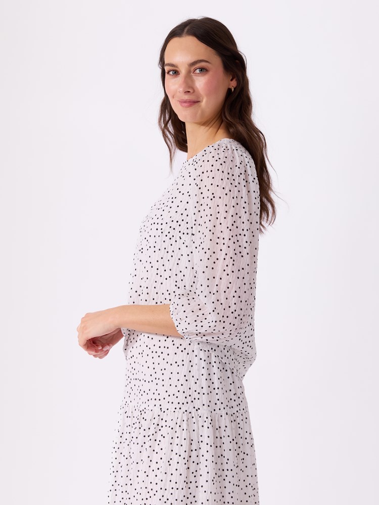 Leona bluse 7515519_O79-VAVITE-H26-Modell-Left_chn=match_5675_Leona bluse O79.jpg_Left