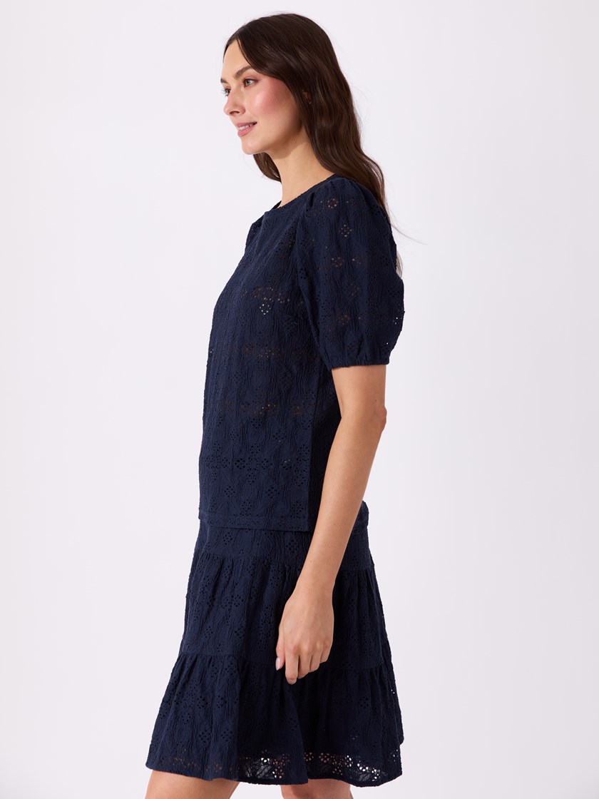 7515530 EGS 7515530_EGS-VAVITE-H26-Modell-Left_chn=match_4120_Evelyn t-skjorte EGS.jpg_Left||Left