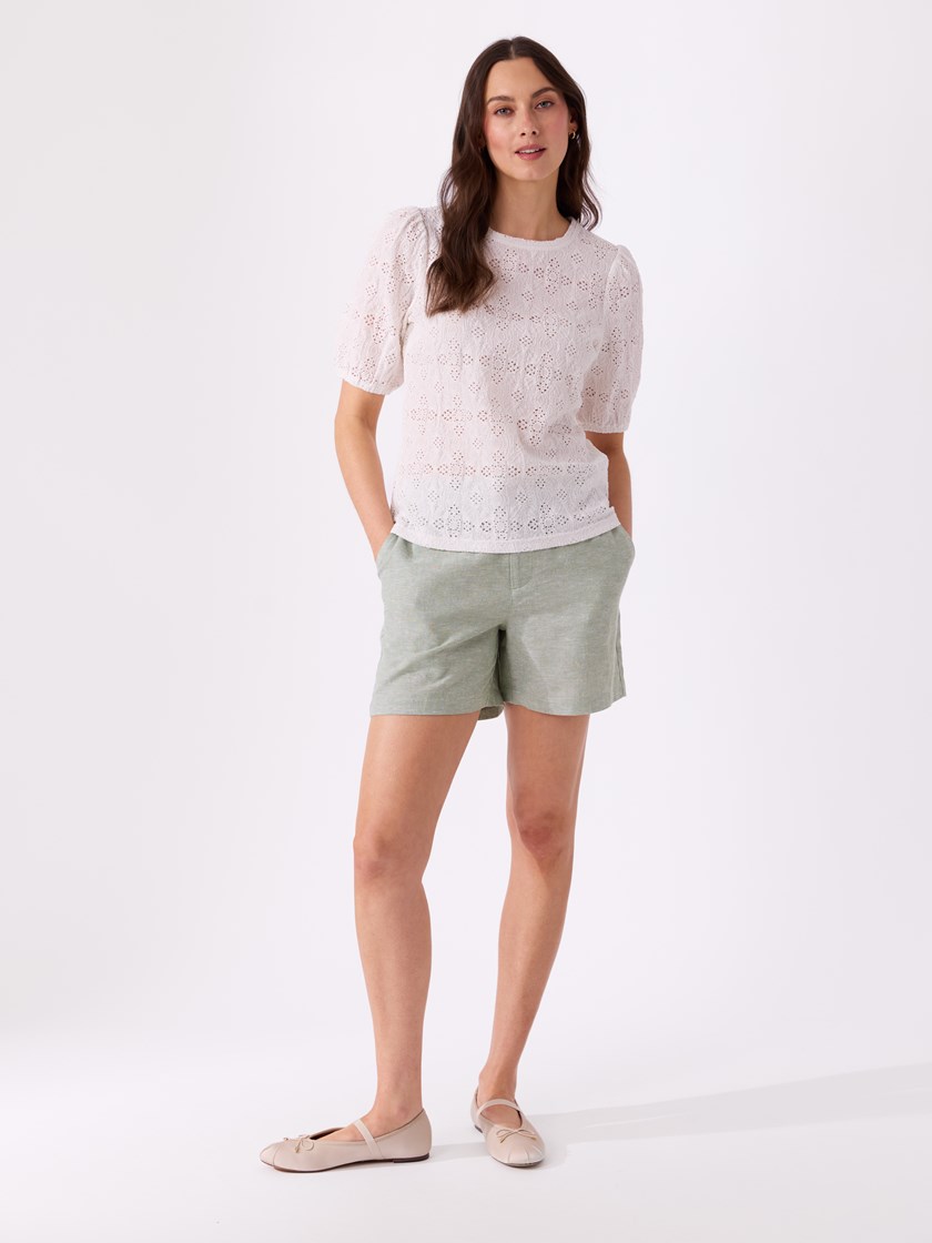 7515530 O79 7515530_O79-VAVITE-H26-Modell-Front_chn=match_4909_Evelyn t-skjorte O79.jpg_Front||Front