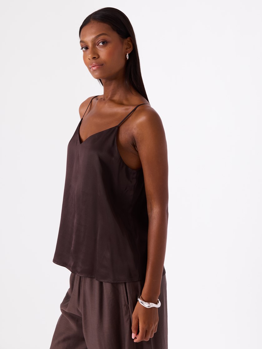 7515545 AIJ 7515545_AIJ-DONNA-H26-Modell-Front_chn=match_8061_Sandra straptop AIJ.jpg_Front