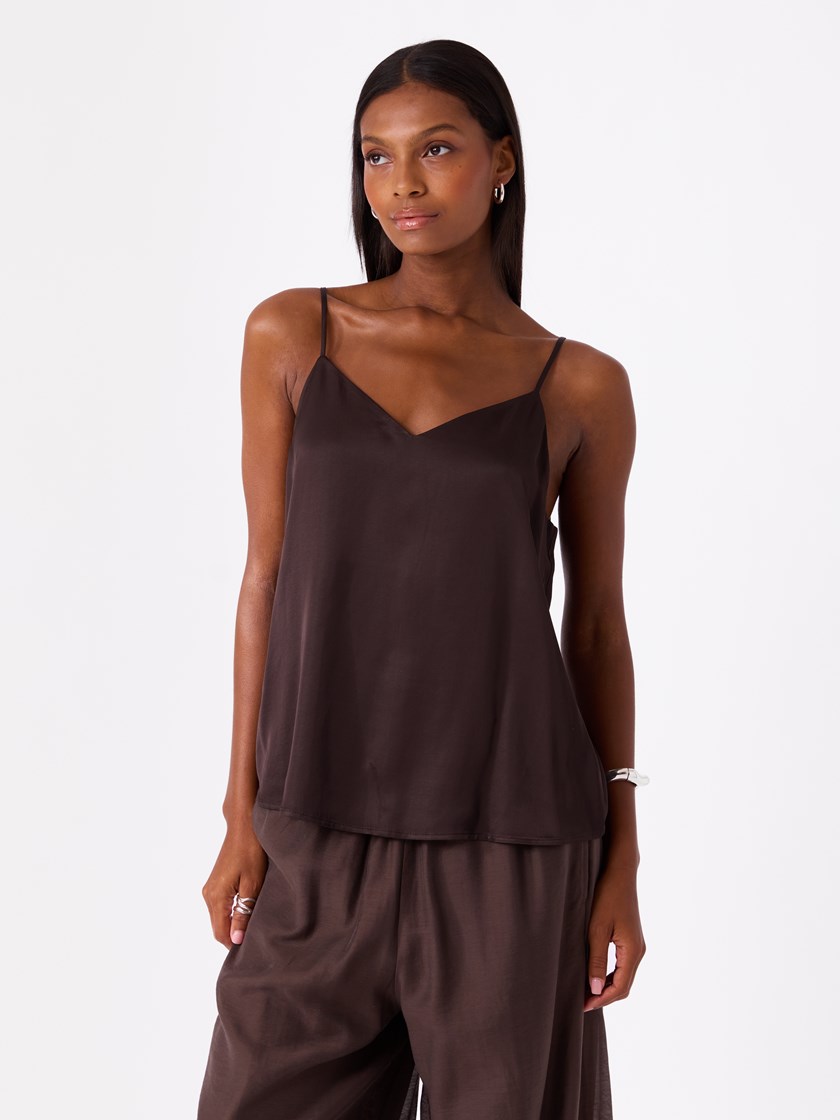 7515545 AIJ 7515545_AIJ-DONNA-H26-Modell-Front_chn=match_8993_Sandra straptop AIJ.jpg_Front