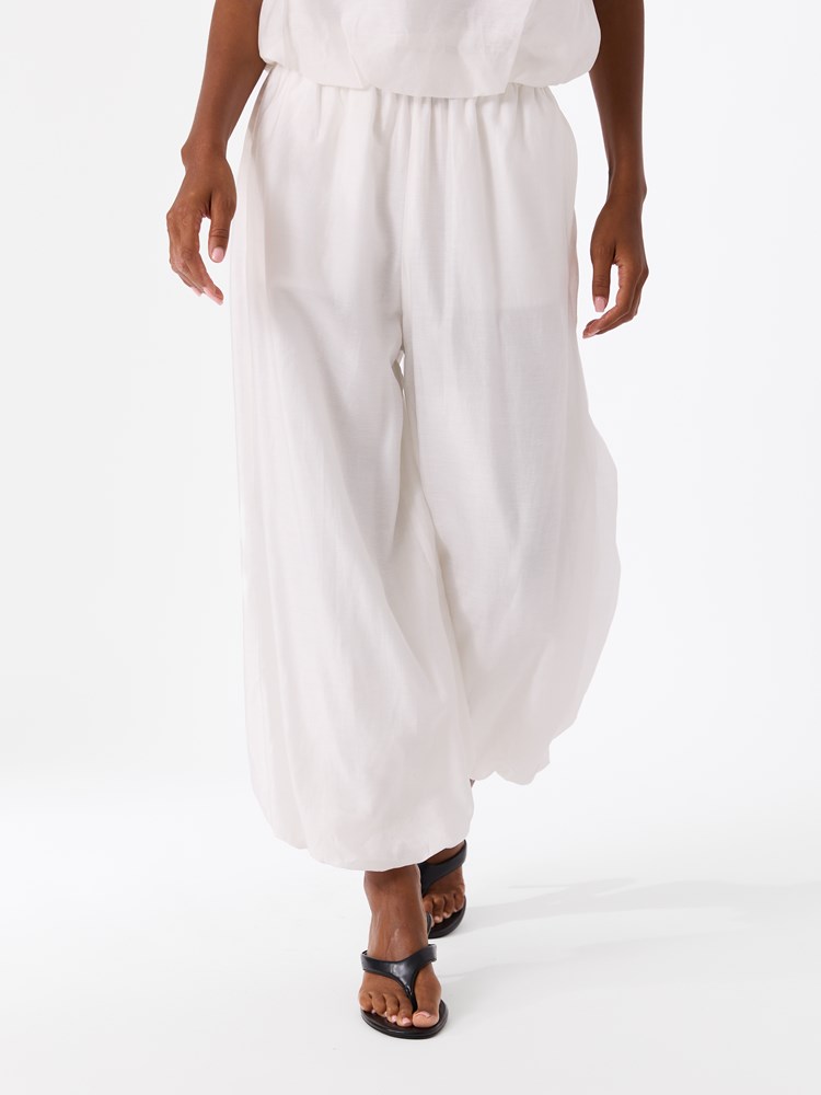 Peach bukse 7515590_O79-DONNA-H26-Modell-Front_chn=match_6573_Peach bukse O79.jpg_Front||Front