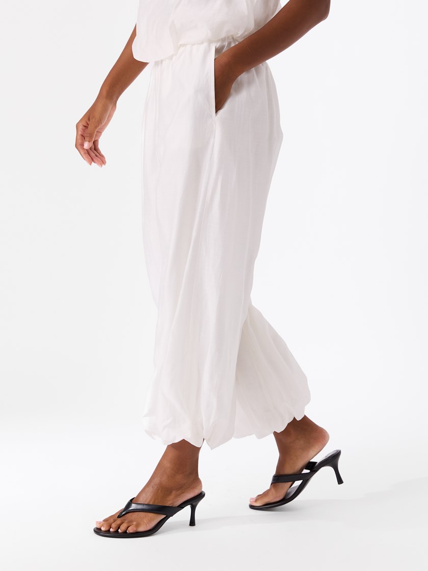 7515590 O79 7515590_O79-DONNA-H26-Modell-Front_chn=match_7474_Peach bukse O79_Peach bukse O79 7515590.jpg_Front