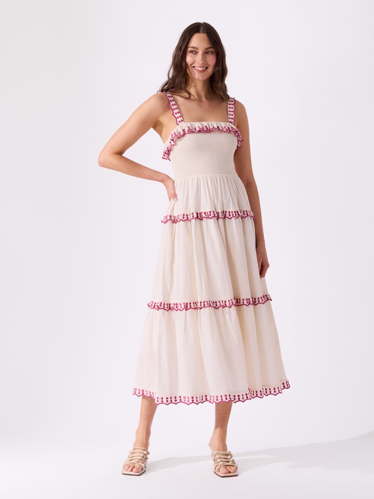 Malina stroppekjole 7515600_MQA-VAVITE-H26-Modell-Front_chn=match_5762_Malina stroppekjole MQA.jpg_Front