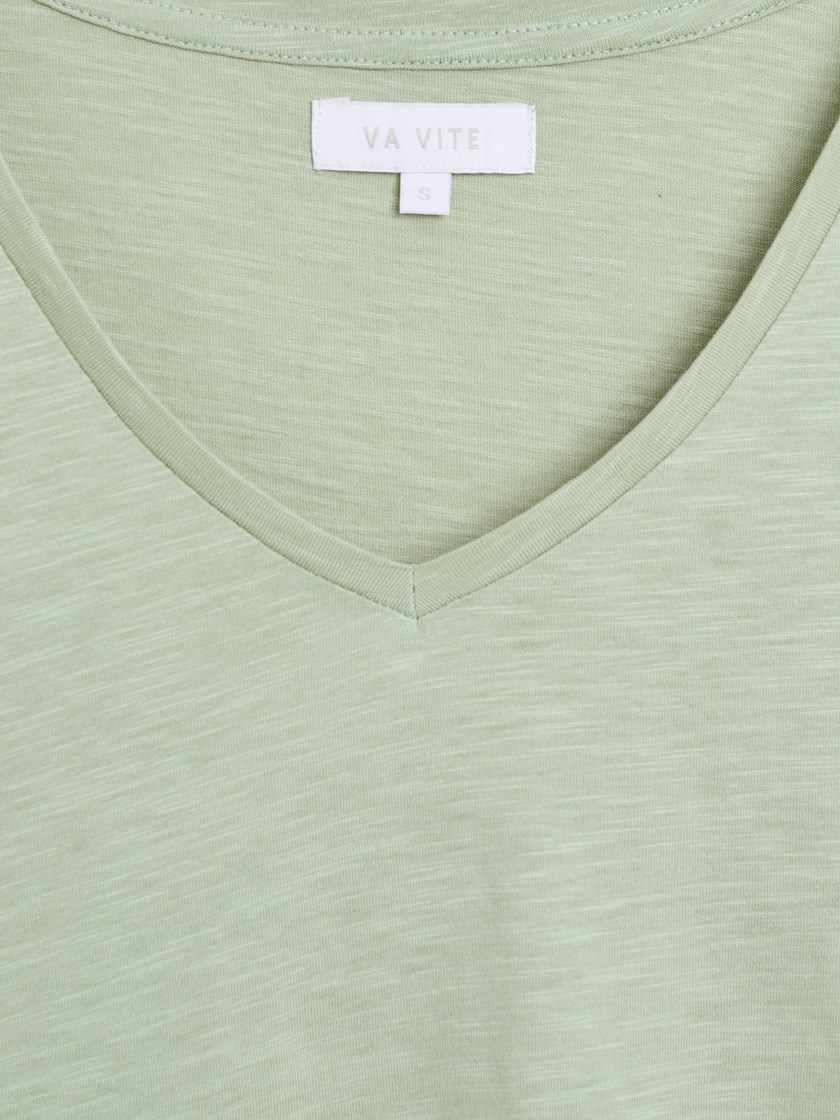 7515613 GHJ 7515613_GHJ-VAVITE-H26-Front_3886_Ava v-hals t-skjorte GHJ.jpg_Front||Front