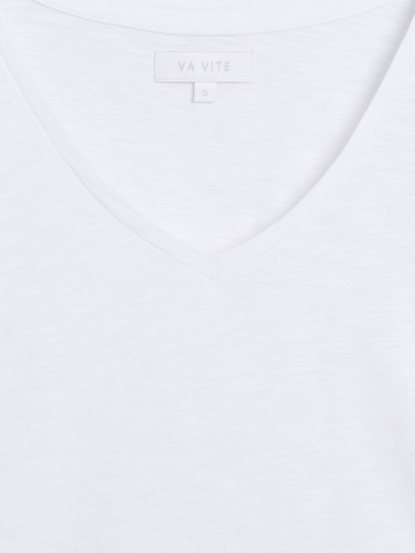 7515613 O68 7515613_O68-VAVITE-H26-Front_3244_Ava v-hals t-skjorte O68.jpg_Front||Front