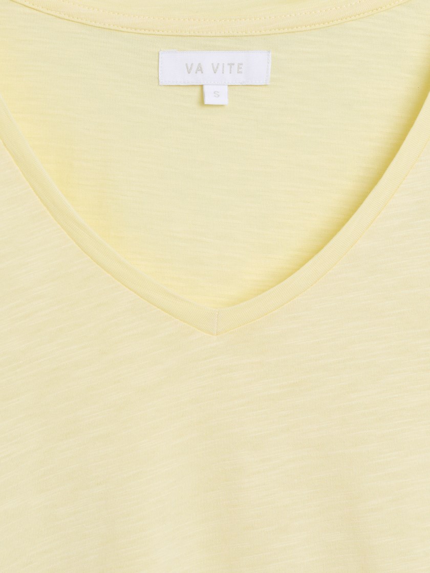 7515613 Q79 7515613_Q79-VAVITE-H26-Front_9488_Ava v-hals t-skjorte Q79.jpg_Front||Front