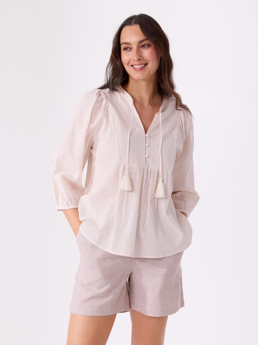 7515617 O62 7515617_O62-VAVITE-H26-Modell-Front_chn=match_6032_Scarlett bluse O62.jpg_Front||Front